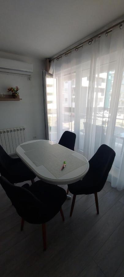 Apartament Nina Lägenhet Năvodari Exteriör bild